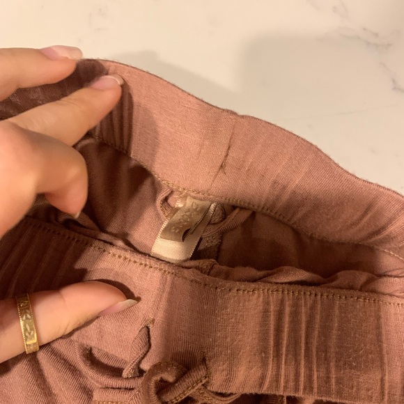 Skims Drawstring Cotton Shorts - Picture 2 of 3